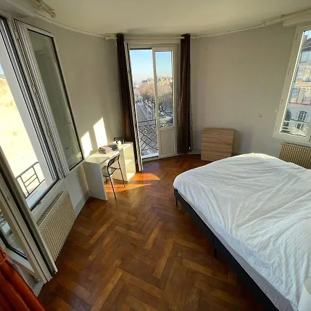 Apartment Spacious With Balconies Downtown