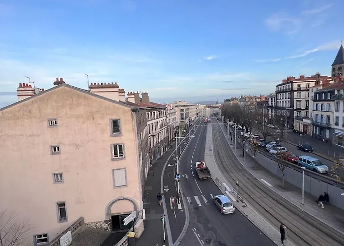 Lejlighed Spacious With Balconies Downtown