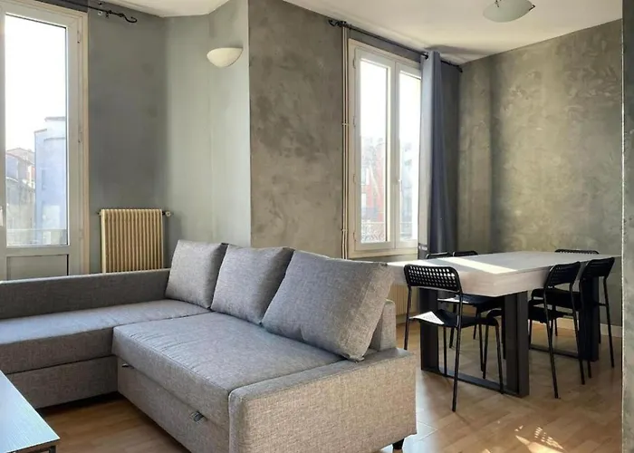 Lejlighed Spacious With Balconies Downtown